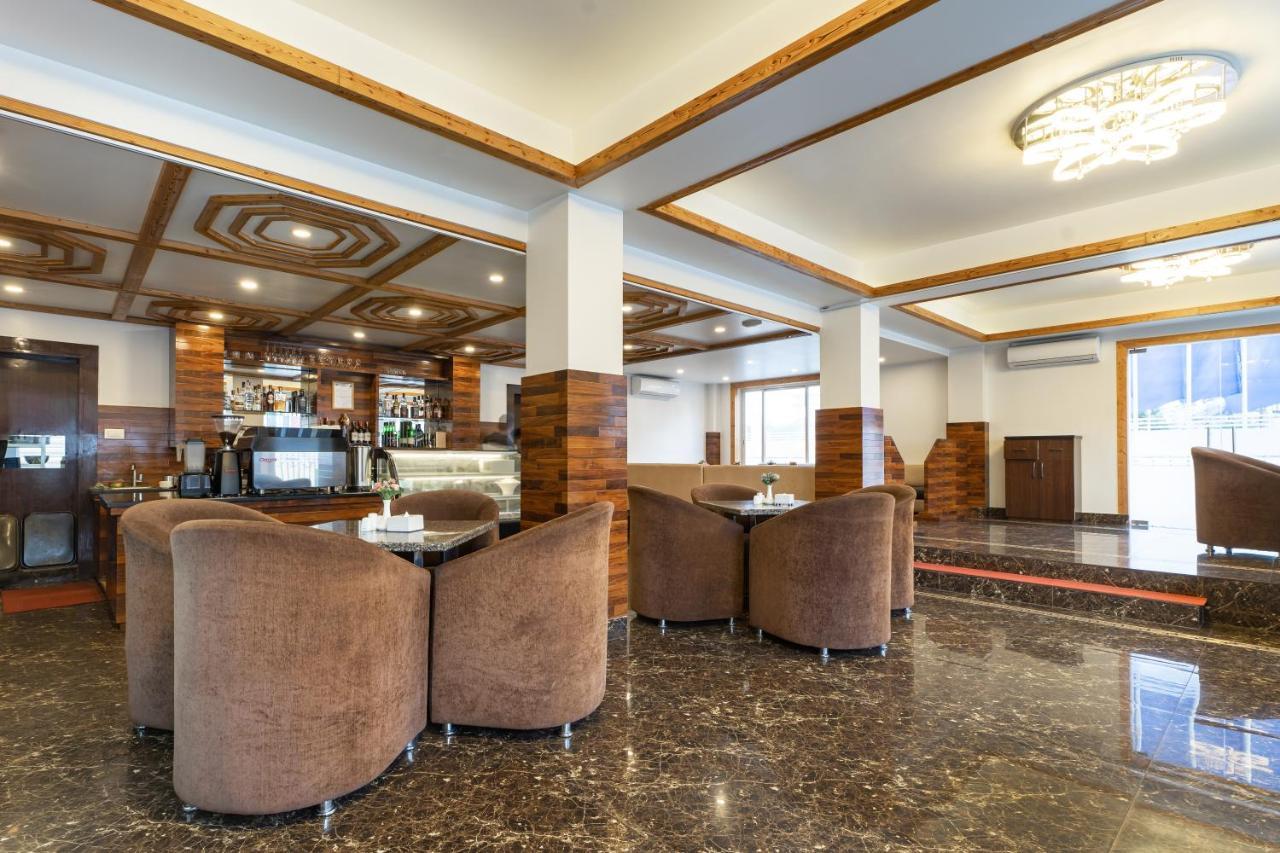 Shangrila Blu Hotel Lalitpur Екстериор снимка