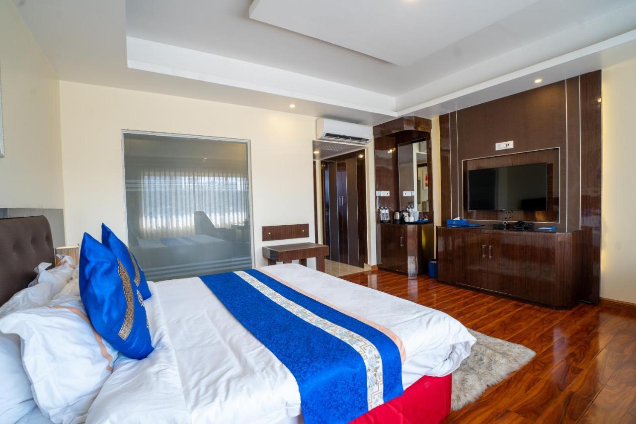 Shangrila Blu Hotel Lalitpur Екстериор снимка